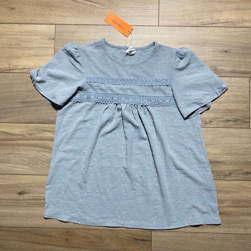 Falechay Womens Swiss Dot Crochet Detail Short Sleeve Top Size Small Gray/Green‎